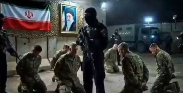 소셜미디어 엑스(X)에 퍼진 미군 포로 장면 이미지. 미군 특수부대가 이란군에 붙잡힌 것처럼 묘사됐지만 로이터 통신은 해당 이미지들이 인공지능으로 제작된 가짜 콘텐츠라고 보도했다. X 캡처