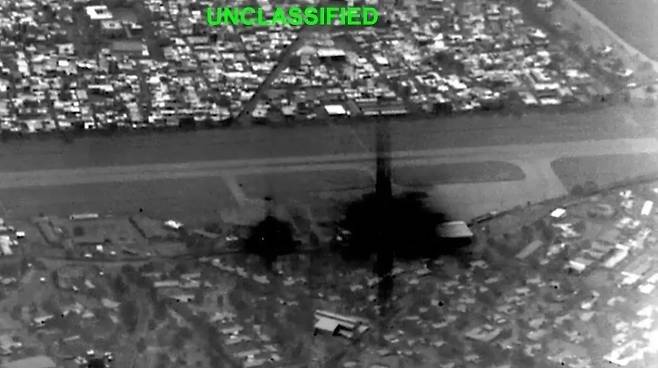 미 중부사령부가 공개한 이란 하르그섬 집중 공습 장면. 영상 캡처