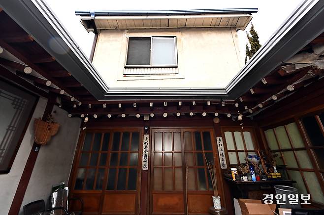 전면 상가 건물 안쪽에 숨겨진 주택 내부의 모습. /김용국기자 yong@kyeongin.com