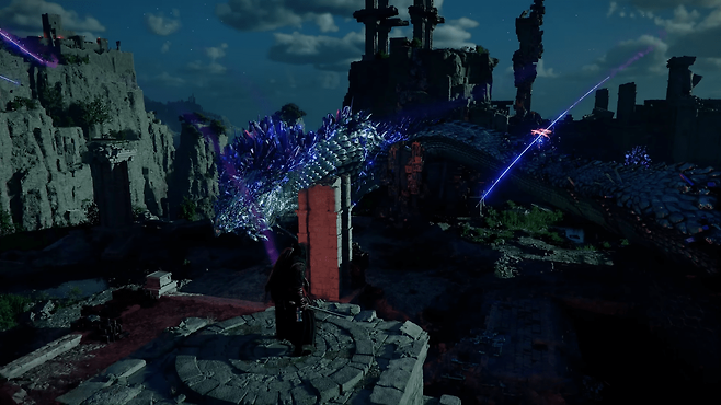 기자의 눈길을 끈 거대 뱀 보스 [사진=붉은사막 유튜브]