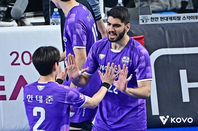 우리카드 알리는 27일 충북 천안유관순체육관에서 열린 현대캐피탈과 2025-27 V리그 남자부 플레이오프 1차전에서 29점을 기록했지만 팀 승리를 이끌지 못했다. (KOVO 제공)