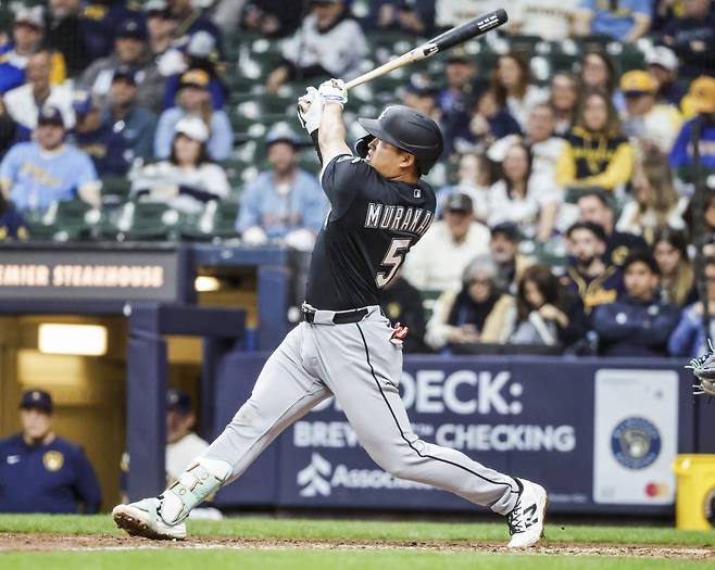 Chicago White Sox first baseman Munetaka Murakami hits a home run in the ninth inning of the MLB game between the Chicago White Sox and the Milwaukee Brewers at American Family Field in Milwaukee, Wisconsin on Thursday, March 26, 2026. The game is the home opener for the Brewers. The Brewers defeated the White Sox 14-2. Photo by Tannen Maury/UPI
<저작권자(c) 연합뉴스, 무단 전재-재배포, AI 학습 및 활용 금지>