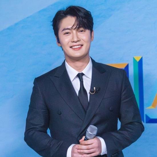 가수 손빈아가 '팬앤스타' 트로트랭킹 투표 13위에 올랐다. 남은 투표 기간 동안 순위가 오를지 기대된다./'미스터트롯3'