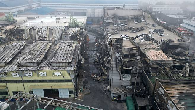 2026년 3월21일 오전 대전 대덕구에 있는 자동차부품 제조업체인 안전공업 공장이 검게 그을리고 주저앉는 등 폐허로 변해 있다. 한겨레 김영원 기자 forever@hani.co.kr