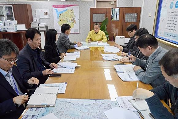 김범수 부시장 주재 중동 위기 대응 긴급 경제상황 점검회의 [사진=아산시]