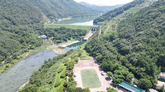 충남 보령시 미산면에 있는 보령댐 전경. 중앙포토