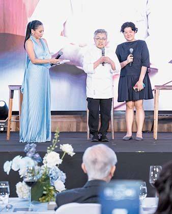 인사하는 조희숙 셰프. [사진 김혜준]