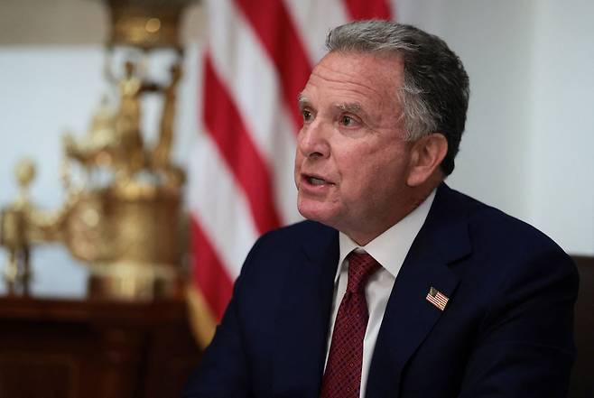 26일(현지시간) 미국 워싱턴 DC 백악관에서 열린 각료 회의에서 스티브 위트코프 대통령 중동 특사가 발언하고 있다. 로이터=연합뉴스