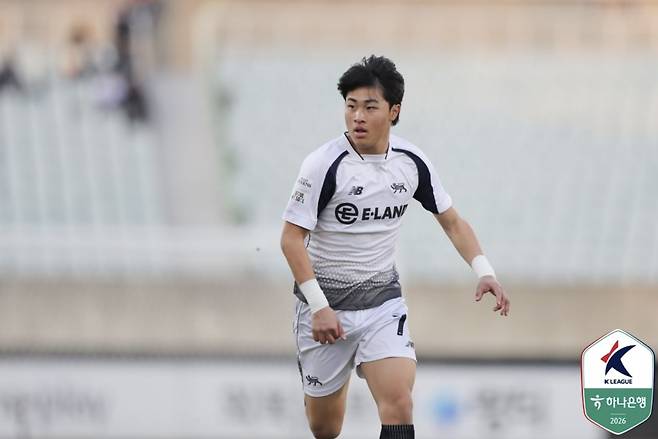 2부 이랜드의 안주완. 아직 16세라서 구단의 철저한 관리를 받고 있다. 사진 프로축구연맹
