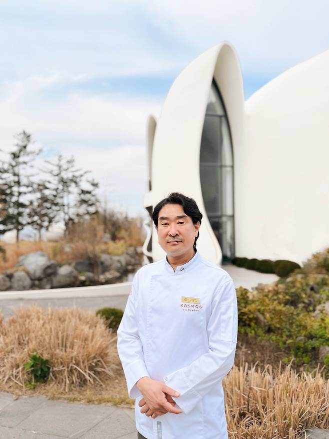 코스모스 울릉도, 미쉐린 2스타 출신 구진광 셰프 영입