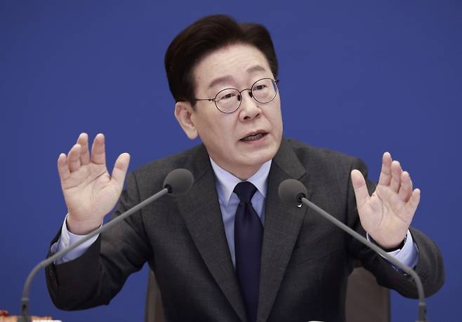 발언하는 이재명 대통령 (서울=연합뉴스) 한상균 기자 = 이재명 대통령이 24일 청와대에서 열린 국무회의에서 발언하고 있다. 2026.3.24 xyz@yna.co.kr