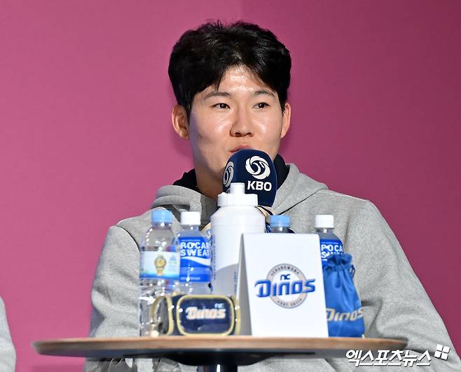 26일 오후 서울 송파구 롯데호텔 월드에서 열린 ‘2026 신한은행 SOL KBO’ 미디어데이, NC 박민우가 질문에 답변하고 있다. 잠실, 김한준 기자