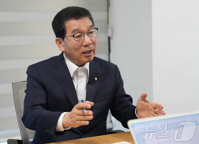 신정훈 더불어민주당 국회의원(나주·화순)이 27일 나주지역사무소에서 뉴스1과 인터뷰를 갖고 있다.(의원실 제공, 재배포 및 DB 금지)2026.3.27 ⓒ 뉴스1