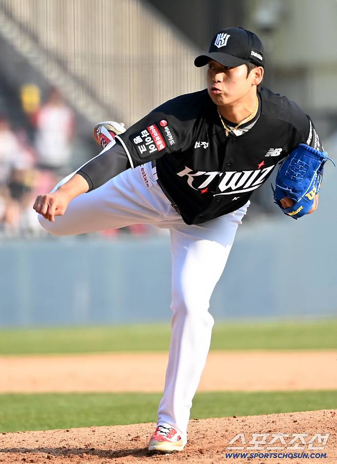 28일 잠실야구장에서 열린 KT와 LG의 개막전. KT 박영현이 역투하고 있다. 잠실=허상욱 기자wook@sportschosun.com/2026.03.28/