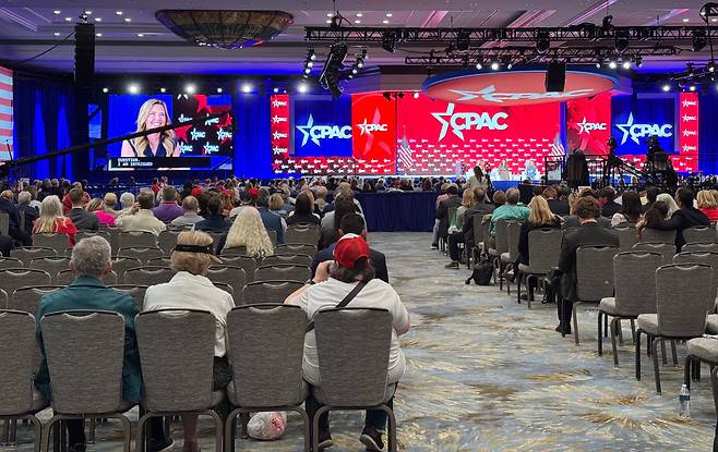 26일 텍사스주 그레이프바인의 보수정치행동회의(CPAC) 현장에서 대담이 이뤄지고 있다. /그레이프바인(텍사스주)=김은중 특파원