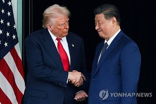 지난해 10월말 미중 정상회담 당시 도널드 트럼프(왼쪽) 미 대통령과 시진핑 중국 국가주석. 로이터연합 자료사진