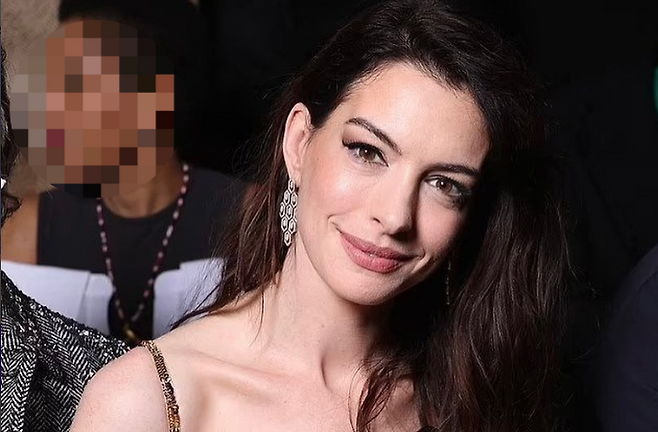 ‘악마는 프라다를 입는다2’ 앤 해서웨이가 유재석을 만난다. [사진출처 = 인스타그램]