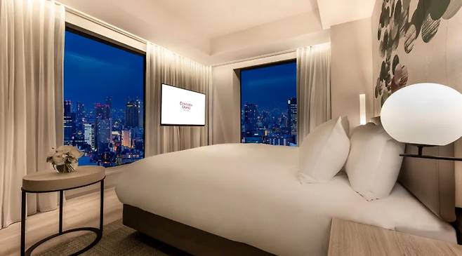 센타라 그랜드 호텔 오사카 디럭스 코너 룸 / 사진= 센타라 호텔 앤 리조트