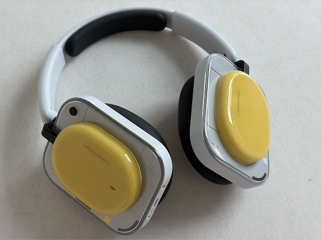 낫싱의 신작 ‘헤드폰(a)’ [차민주 기자/chami@]