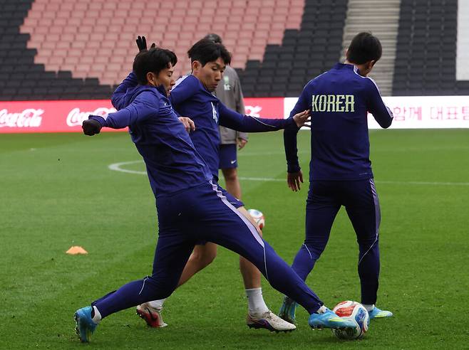 ▲ 코트디부아르전을 대비해 영국에서 훈련하고 있는 대표팀 ⓒ연합뉴스