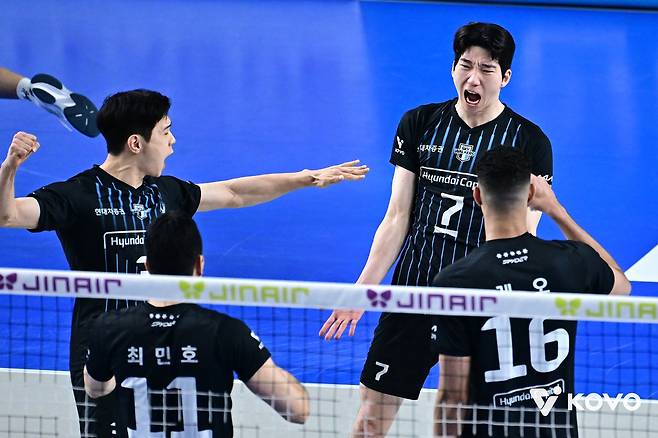 27일 경기 도중 포효하는 현대캐피탈 허수봉 [한국배구연맹 제공. 재판매 및 DB 금지]