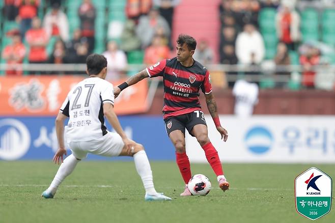 포항 완델손(오른쪽). [한국프로축구연맹 제공. 재판매 및 DB 금지]