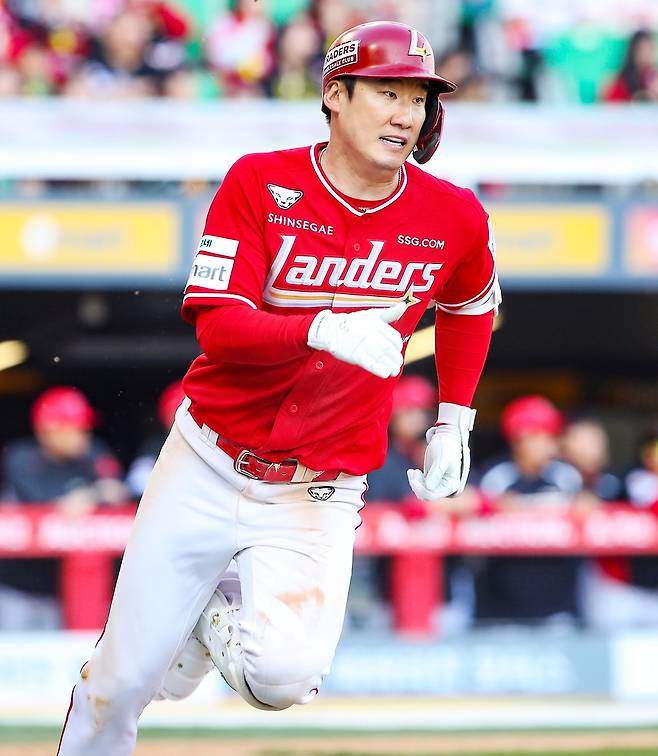 28일 KIA 타이거즈와 홈 경기에 교체 출전해 2안타 3타점 활약한 SSG 오태곤 [SSG 랜더스 제공. 재판매 및 DB 금지]