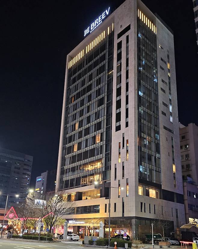 광주 상무지구 '브리브(BREEV) 광주 바이 롯데호텔' 전경. '브리브 광주 바이 롯데호텔 제공