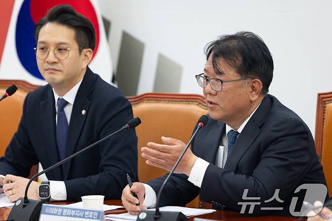 서민석 전 이화영 경기도 평화부지사 변호인이 29일 서울 여의도 국회에서 열린 쌍방울 대북송금 사건 긴급 기자간담회에서 박상용 검사 회유 의혹 관련 취재진 질문에 답하고 있다. 2026.3.29 ⓒ 뉴스1 유승관 기자