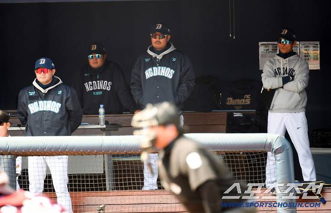 15일 마산야구장에서 열린 NC 다이노스와 키움 히어로즈의 시범경기. NC 이호준 감독이 경기를 지켜보고 있다. 창원=박재만 기자 pjm@sportschosun.com/2026.03.15/