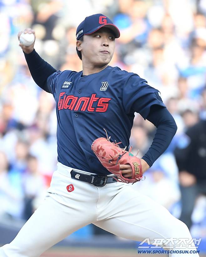 28일 대구 삼성라이온즈파크에서 열리는 삼성과 롯데의 개막전 경기. 투구하고 있는 롯데 박정민. 대구=송정헌 기자songs@sportschosun.com/2026.03.28/