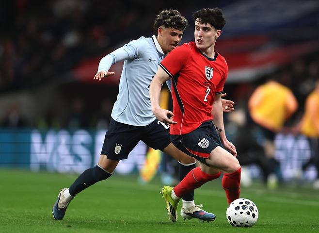 epa12855172 Maxi Araujo of Uruguay (L) and Tino Livramento of England (R) in action during the international friendly soccer match between England and Uruguay at Wembley Stadium in London, Britain, 27 March 2026. EPA/NEIL HALL
<저작권자(c) 연합뉴스, 무단 전재-재배포, AI 학습 및 활용 금지>