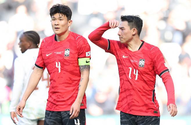 Soccer Football - International Friendly - South Korea v Ivory Coast - Stadium MK, Milton Keynes, Britain - March 28, 2026 South Korea's Kim Min-Jae and Cho Yu-Min react Action Images via Reuters/Andrew Boyers

<저작권자(c) 연합뉴스, 무단 전재-재배포, AI 학습 및 활용 금지>