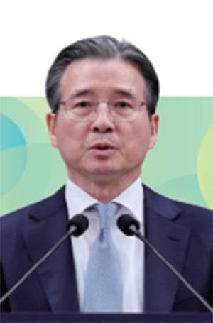 젠슨 황 엔비디아 최고경영자(CEO)는 2025년 5월 19일 대만 타이베이에서 열린 컴퓨텍스 2025 기조연설에서 대만에 설립할 엔비디아 해외 본부 사옥 조감도를 공개했다. /사진 엔비디아