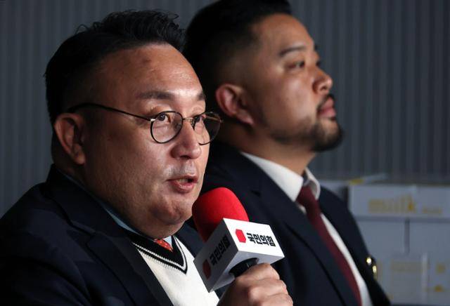 개그맨 출신 이혁재씨가 26일 서울 영등포구 여의도 중앙당사에서 열린 광역의원 비례 청년 공개 오디션 본선 심사에 앞서 모두 발언을 하고 있다. 연합뉴스