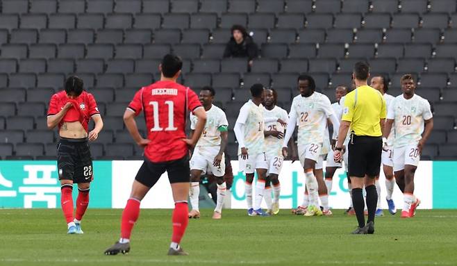 아쉬워 하는 한국