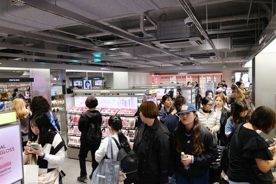 Olive Young Central Myeongdong Town [CHO YONG-JUN]