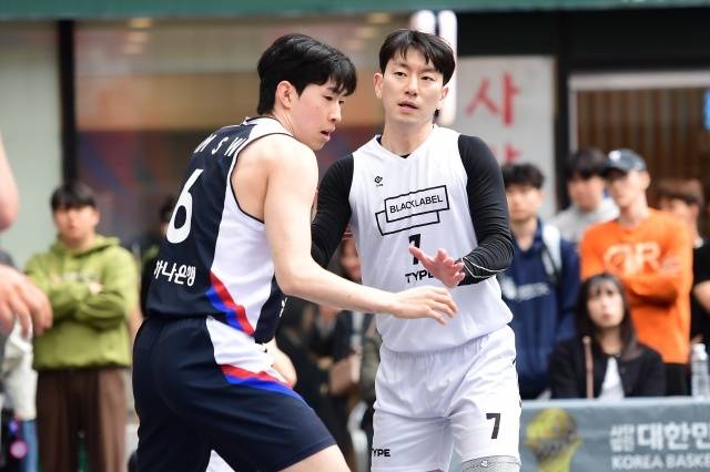 과거 2018, 2022년에 3x3 아시아컵 8강을 이끈 박민수도 대한민국의 전력에 존중을 보였다. 그는 “점점 레벨업하고 있다는 생각이 든다. 젊은 선수들이다 보니 체력이 좋고 또 우리와 만났을 때 전력을 다했다는 느낌을 받았다(웃음). 피지컬, 체력 모든 면이 좋다 보니 상대하기 쉽지 않았다. 이번이 세 번째 아시안게임 대표팀인 것 같은데 과거보다 더 잘해주지 않을까 싶다”고 이야기했다. 사진=대한민국농구협회 제공