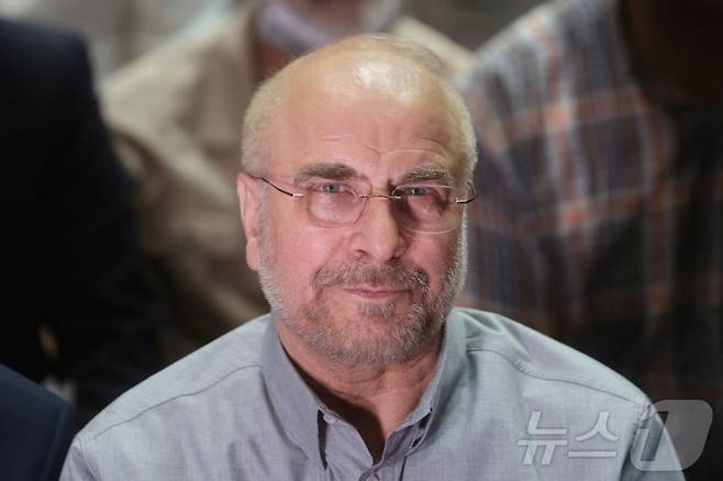 모하마드 바게르 갈리바프 이란 국회의장이 2024년 6월 테헤란에서 열린 대선 선거 운동 행사에서 당시 대선 후보로서 참석하고 있다. 2024.6.18 ⓒ 로이터=뉴스1