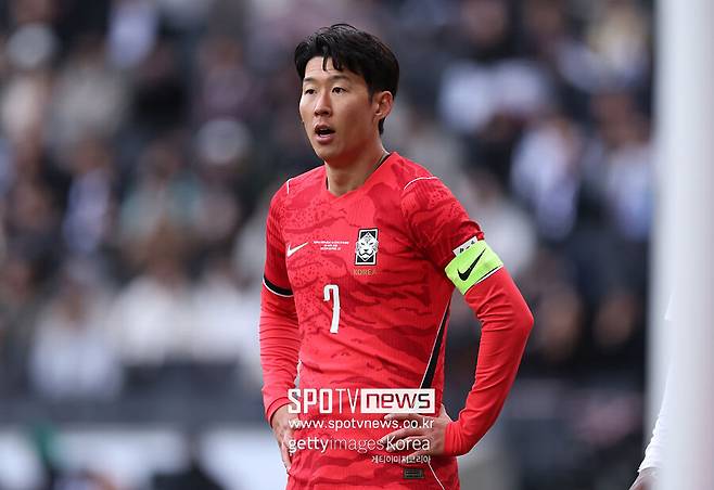 ▲ 홍명보호의 전술적 근간을 흔드는 뼈아픈 교훈을 남겼다. 아무리 실험을 위한 시험대라 할지라도 무기력하게 무너진 수비 라인의 무게감은 결코 가볍게 넘길 사안이 아니다.