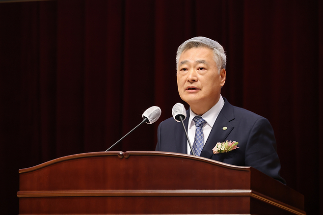 ▲지난 3월 18일 경북 경주의 한국수력원자력 본사에서 열린 취임식에서 김회천 사장이 취임사를 말하고 있다. 사진=한국수력원자력