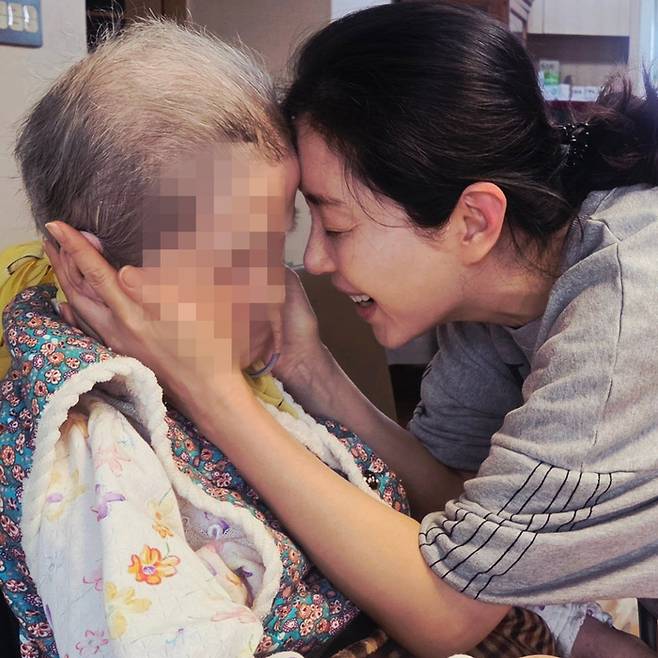 사진 | 송윤아 SNS