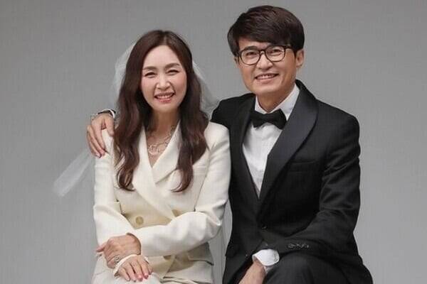 가수 조갑경(사진 왼쪽), 홍서범 부부. /MBC '다 컸는데 안 나가요' 캡처