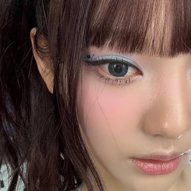 닝닝의 데님 블루 메이크업. @imnotningning