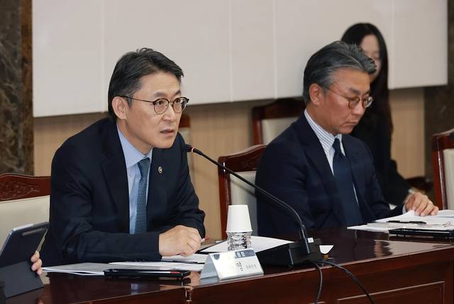 권대영 금융위원회 부위원장이 30일 서울 종로구 정부서울청사에서 한국은행, 금융감독원, 정책유관기관, 금융협회, 연구기관 및 금융권이 참여하는 지표금리·단기금융시장 협의회를 열고 금융시장 신뢰성 제고를 위한 '지표금리 개편방안'에 대해 논의했다. [금융위원회 제공]