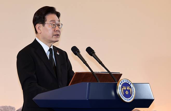 이재명 대통령이 지난 29일 제주시의 한 호텔에서 열린 제주 4·3 희생자 유족과의 오찬에서 발언하고 있다. [청와대통신사진기자단]