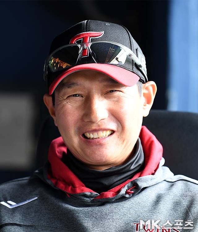 29일 우강훈을 향해 칭찬을 아끼지 않은 염경엽 감독. 사진(잠실 서울)=천정환 기자