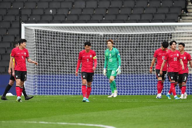 축구국가대표팀 선수들이 29일(한국시간) 스타디움 MK서 끝난 코트디부아르전 도중 실점한 뒤 아쉬워하고 있다. 밀턴킨스|AP뉴시스