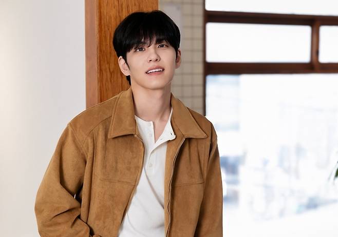 4년 만에 솔로 앨범을 발매하는 데이식스 원필. 사진lJYP엔터테인먼트