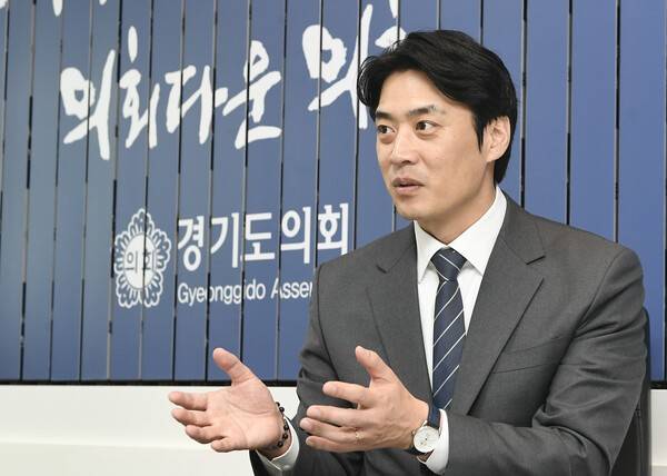 더불어민주당 한준호 경기지사 경선후보가 31일 수원시 경기도의회에서 진행한 기호일보와의 인터뷰에서 발언하고 있다.